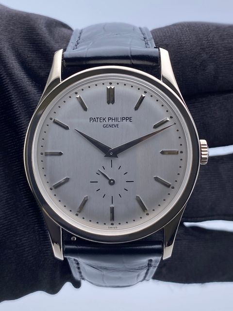 Patek Philippe Calatrava 5196G-001 Image 2